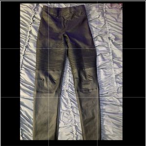 Leather leggings size SMALL